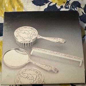 Elegant Silver plated Vanity Set